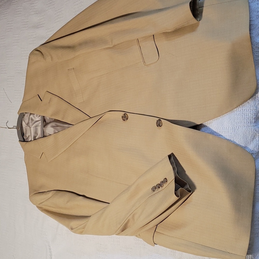 Men's wear - Picture 3 of 6